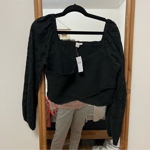 American eagle cropped puff sleeves floral black top